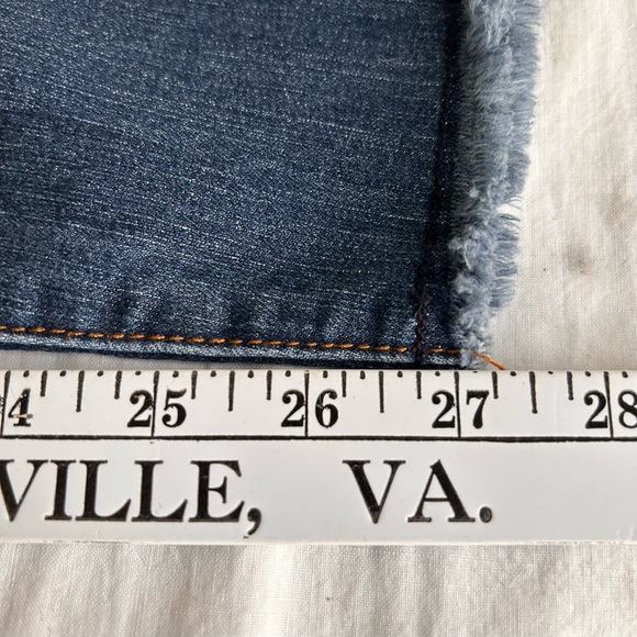 Kut from the Kloth Raw Hem Cropped Straight Leg Jeans - Picture 16 of 16